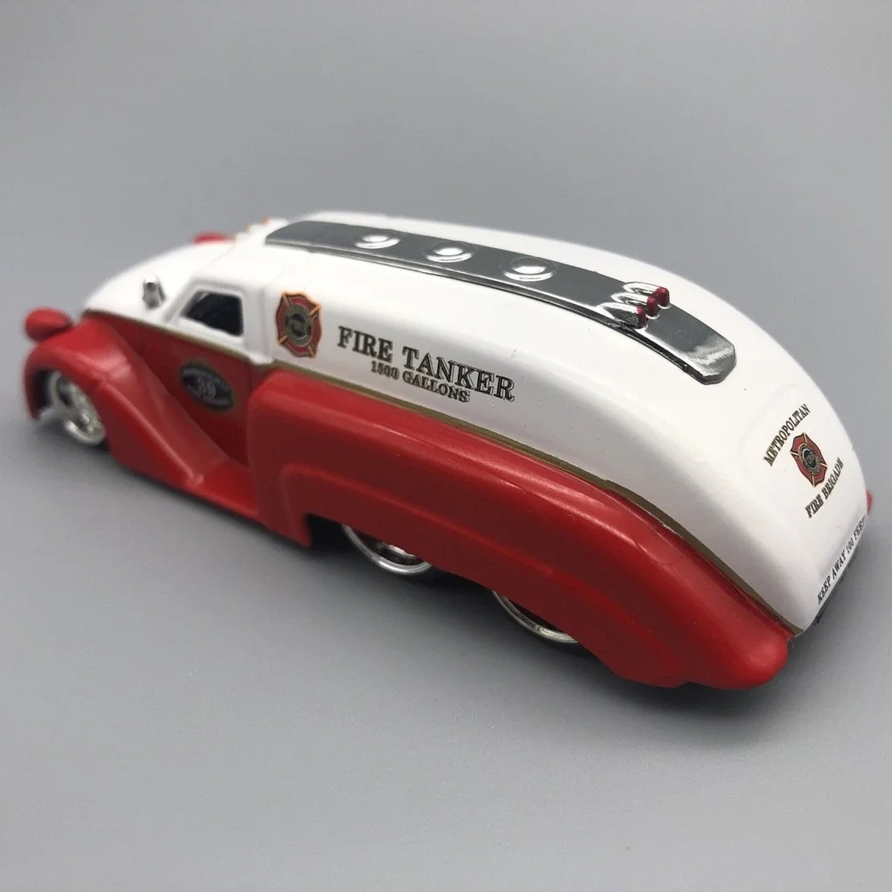Jada D-Rods 1939 '39 Dodge Airflow‎ Fire Tanker Red & White Diecast 1/64 Scale